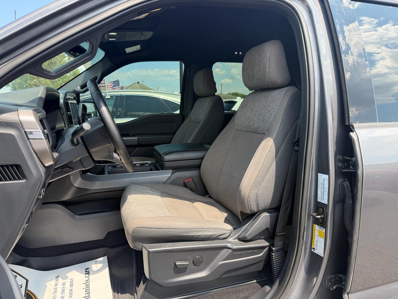 Ford F-150 XLT SuperCrew 4WD 2024