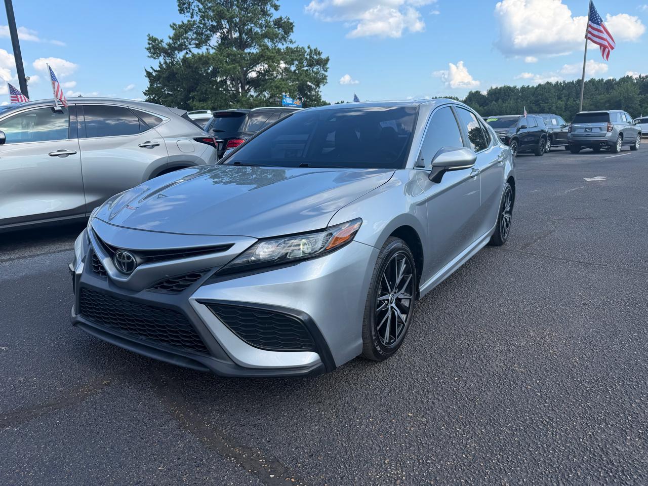 Toyota Camry SE 2023