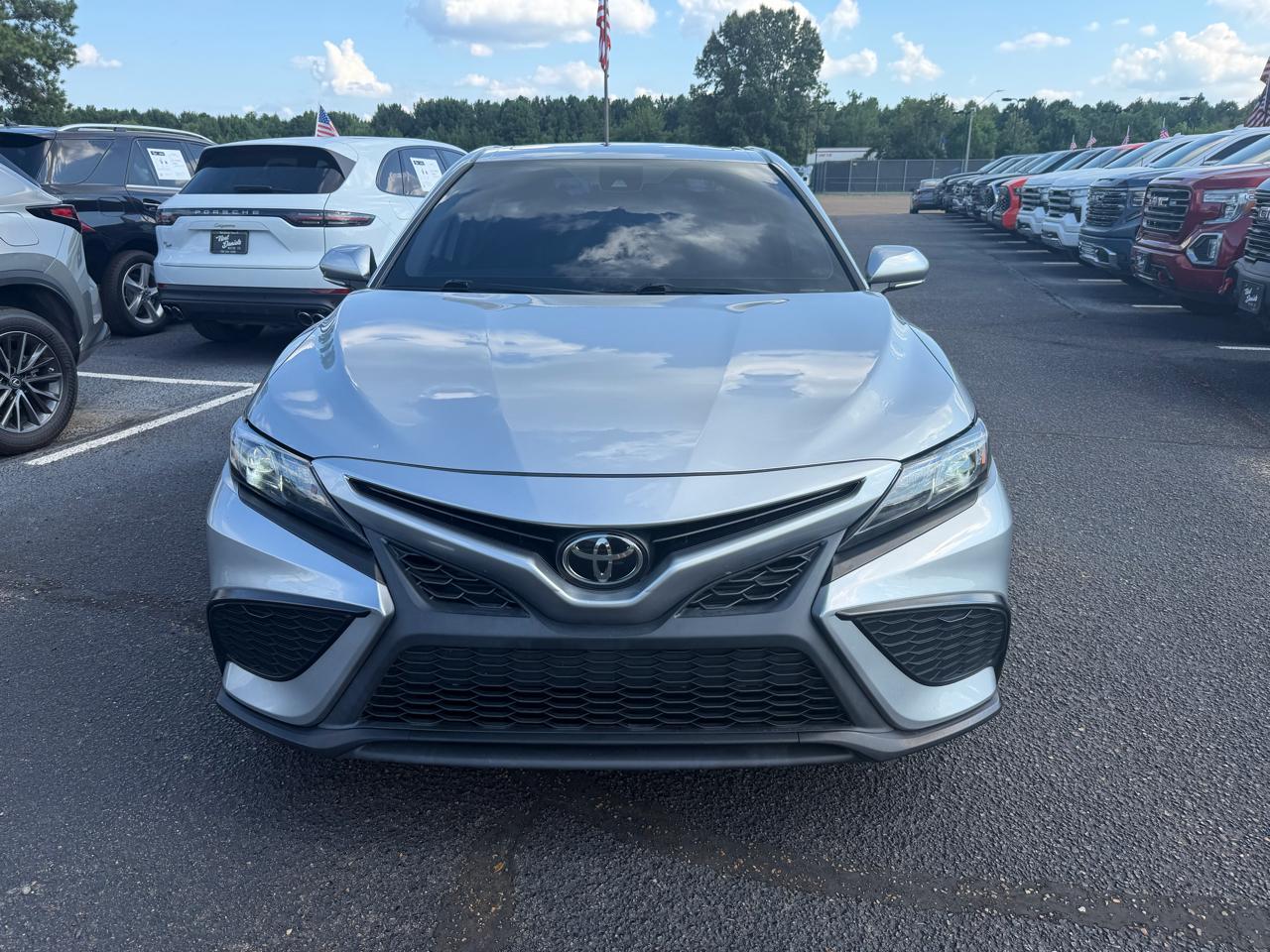 Toyota Camry SE 2023