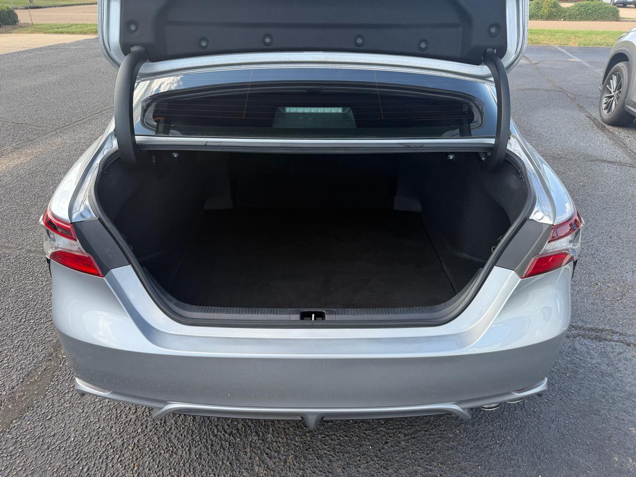 Toyota Camry SE 2023