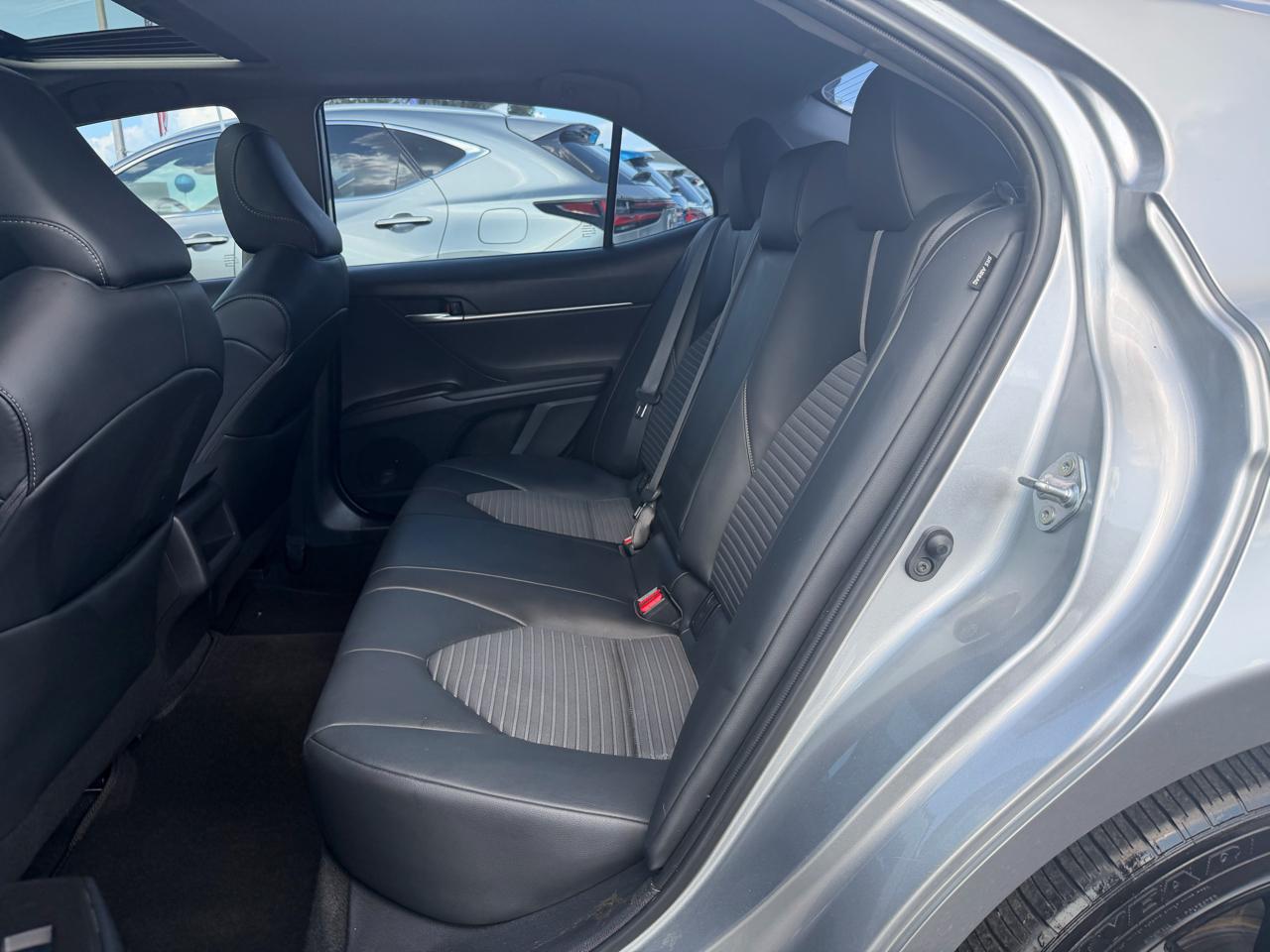 Toyota Camry SE 2023
