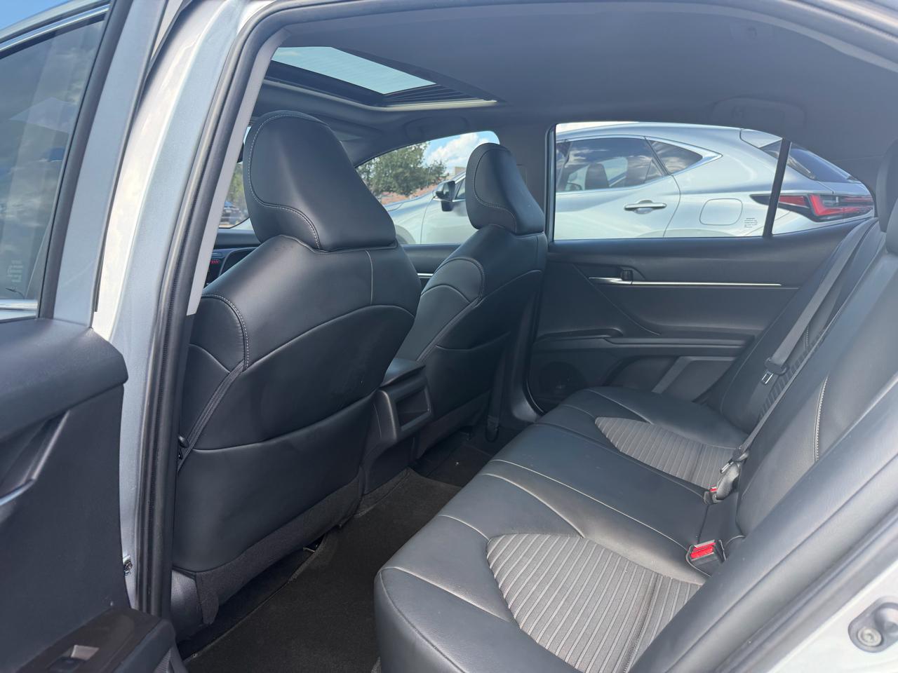 Toyota Camry SE 2023