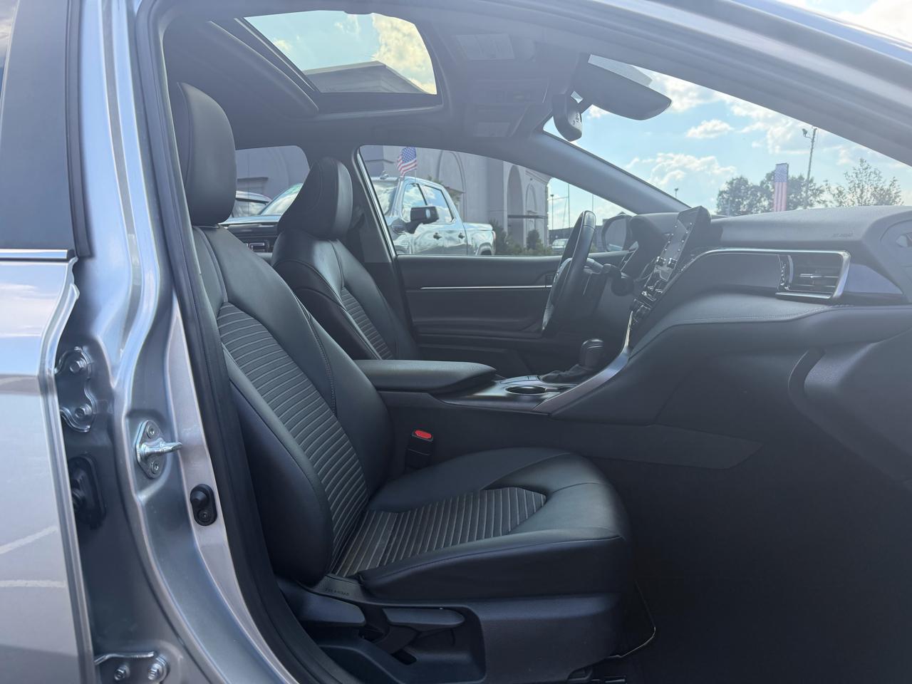 Toyota Camry SE 2023