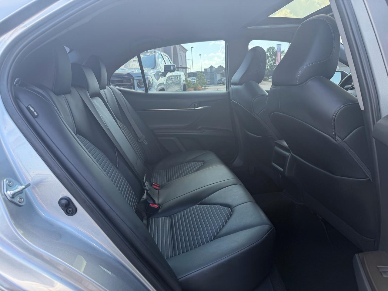 Toyota Camry SE 2023