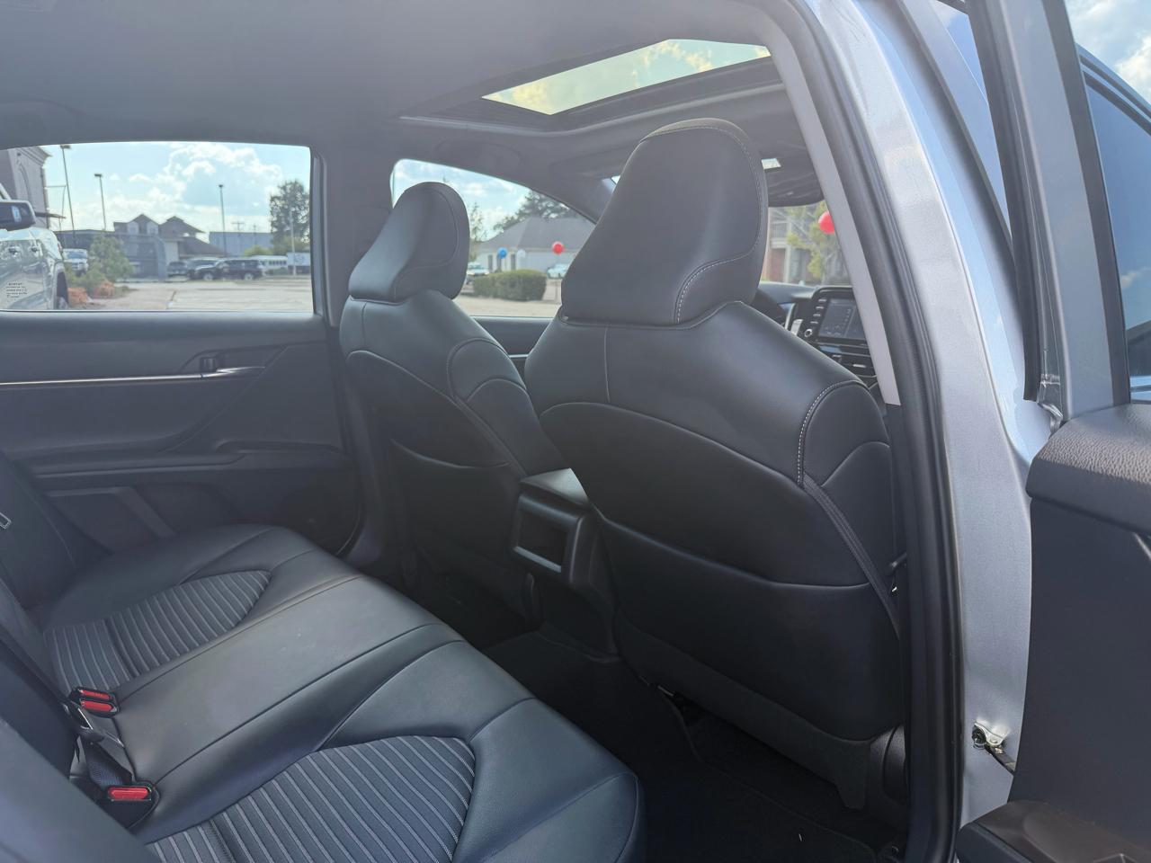 Toyota Camry SE 2023