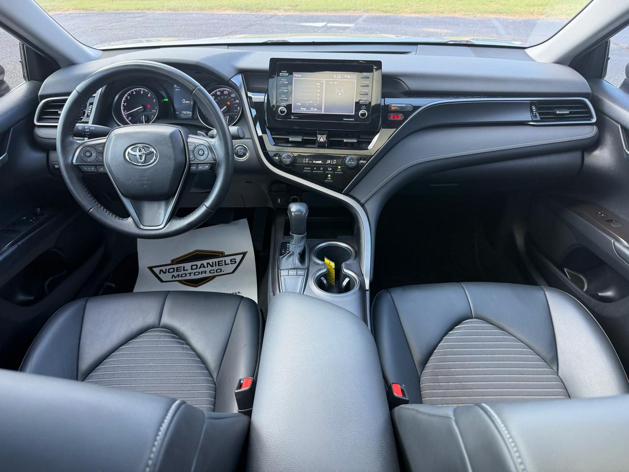 Toyota Camry SE 2023
