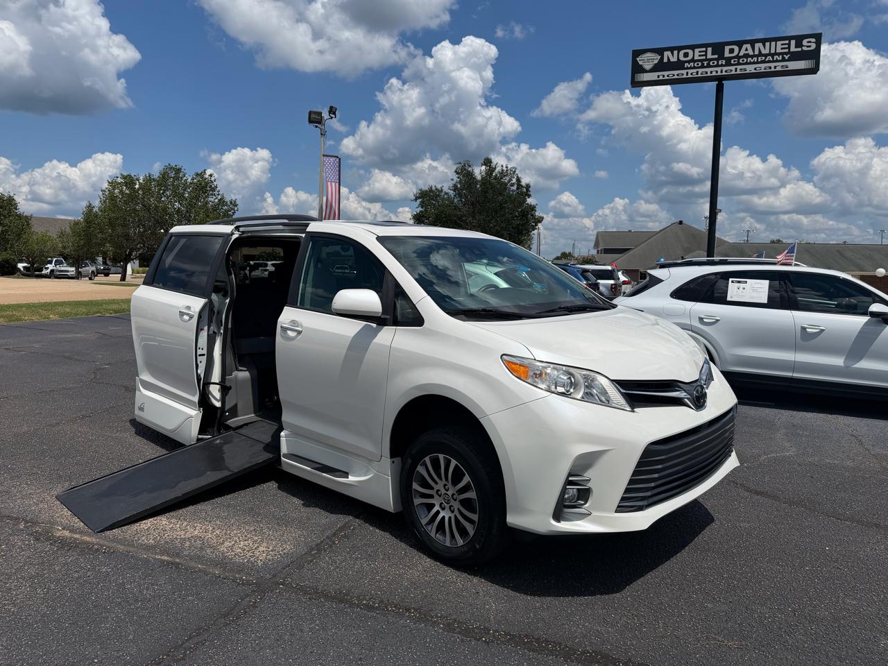 Toyota Sienna Limited Premium 7-Passenger 2020