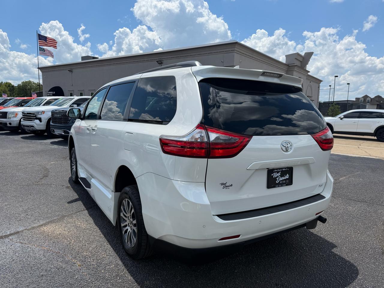 Toyota Sienna Limited Premium 7-Passenger 2020