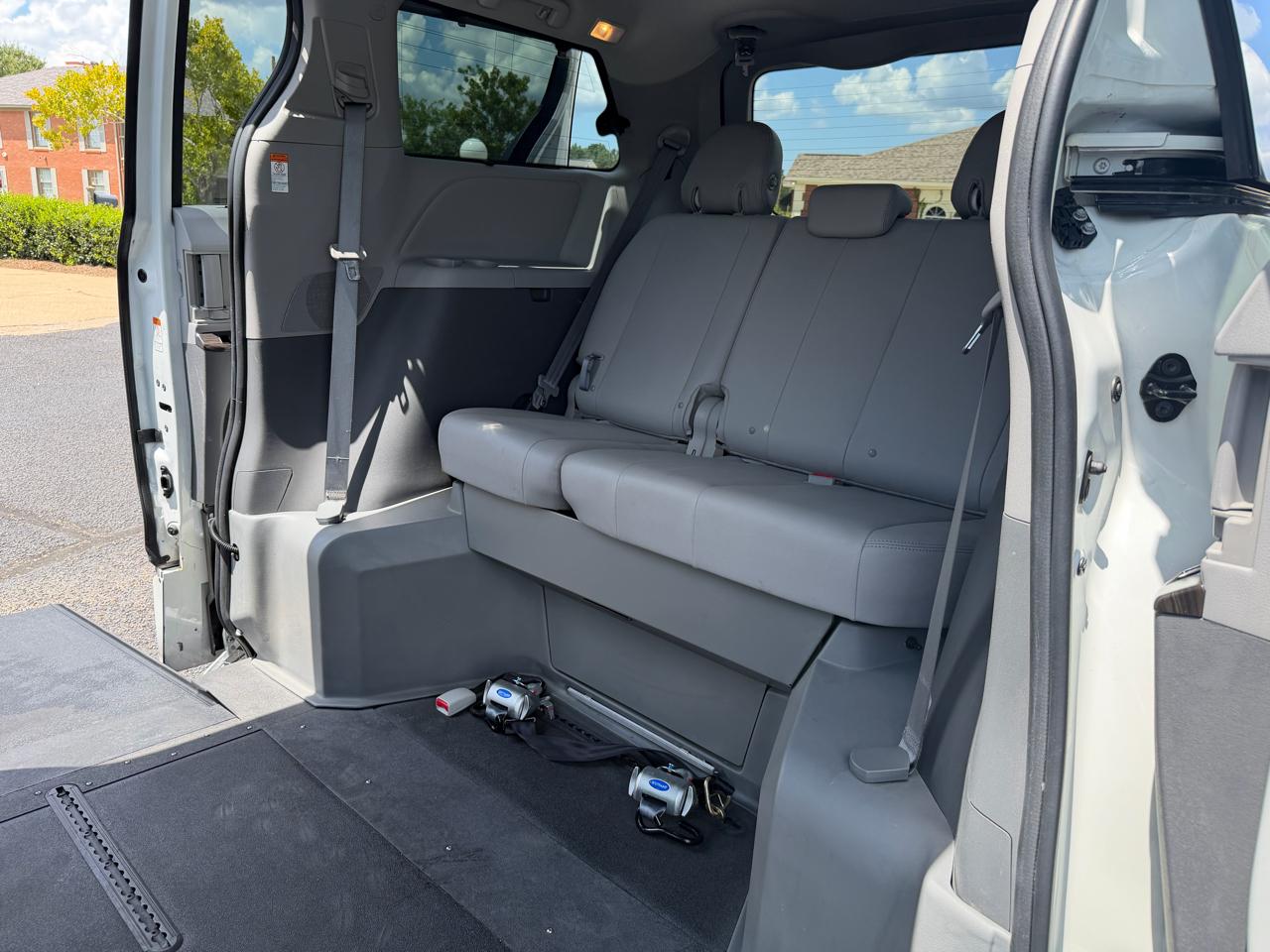 Toyota Sienna Limited Premium 7-Passenger 2020
