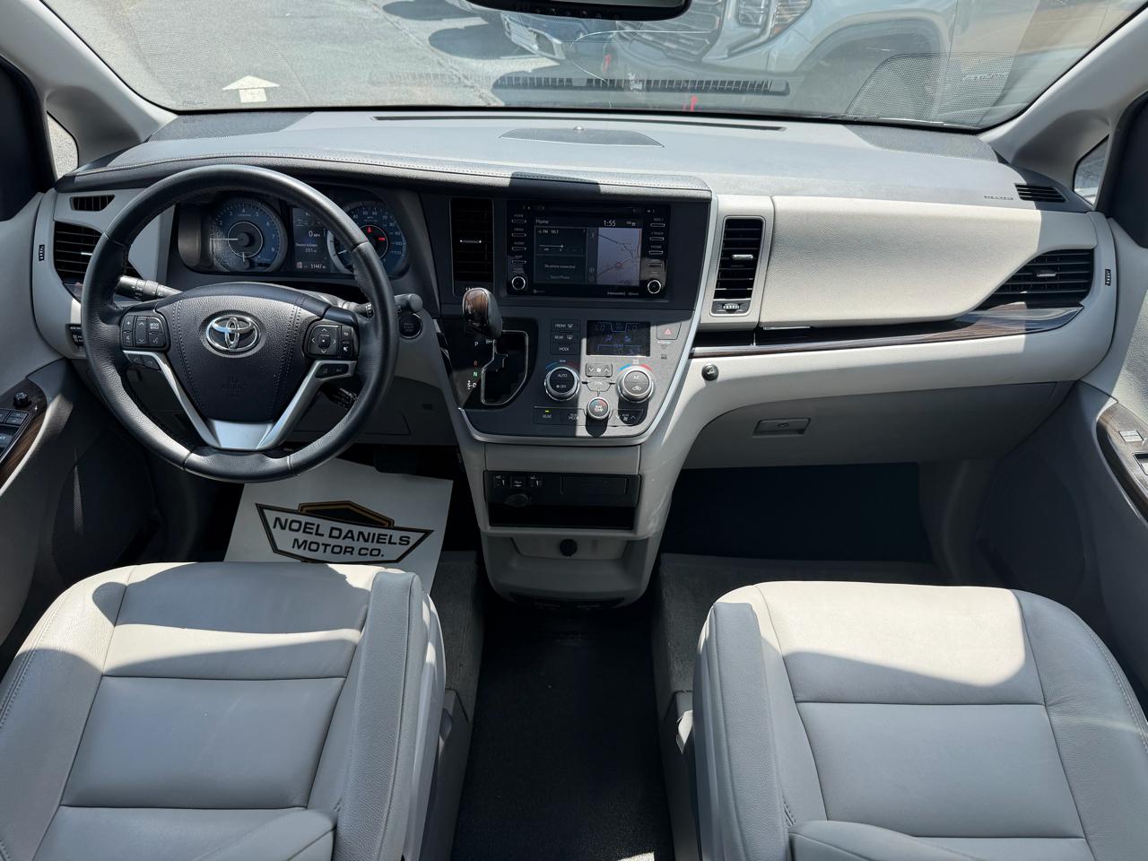 Toyota Sienna Limited Premium 7-Passenger 2020