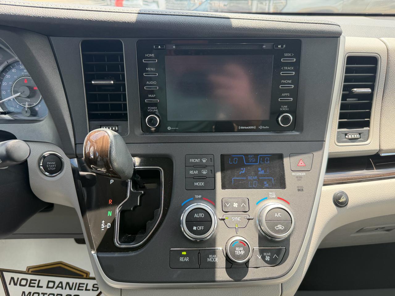 Toyota Sienna Limited Premium 7-Passenger 2020