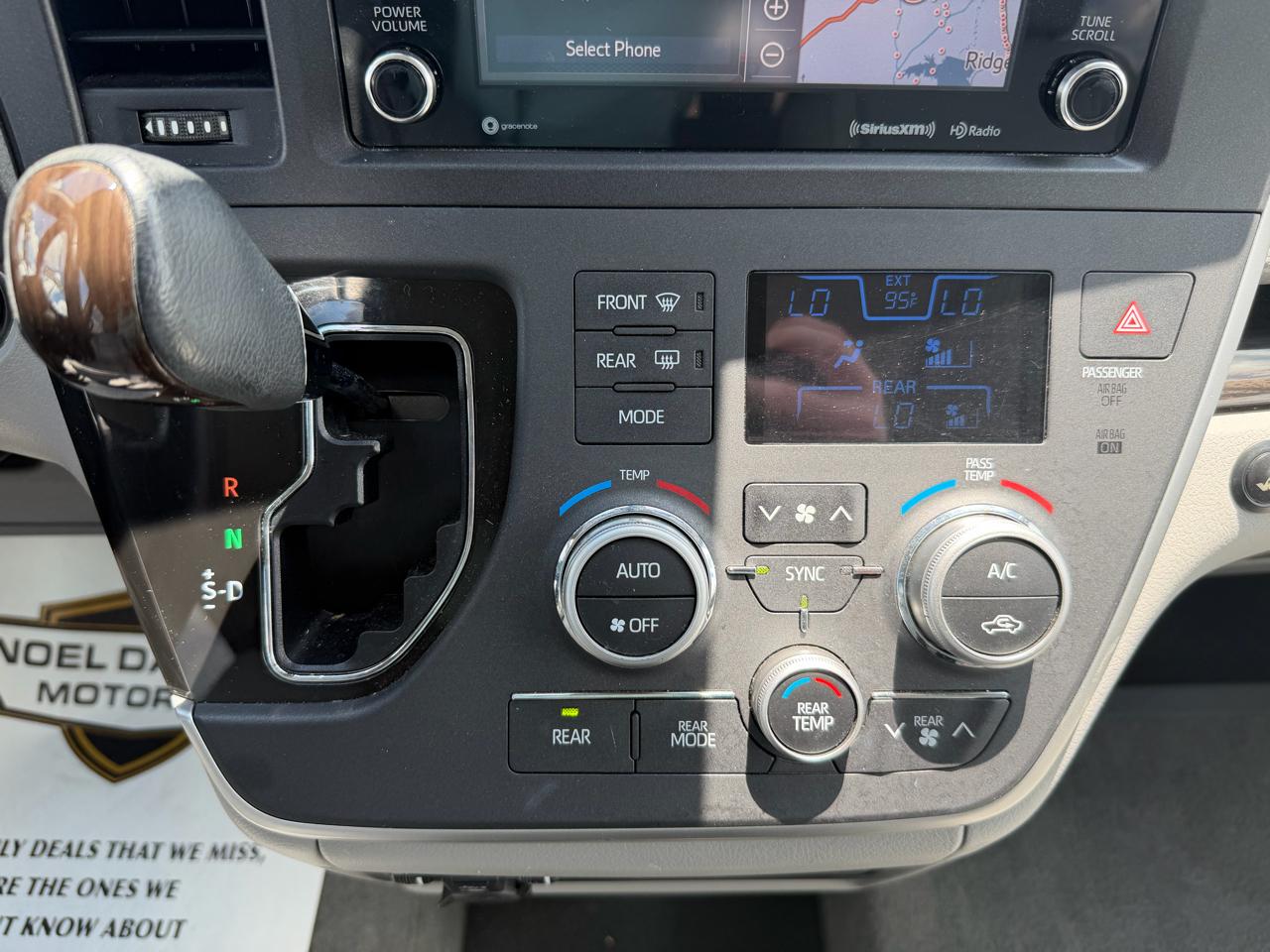 Toyota Sienna Limited Premium 7-Passenger 2020