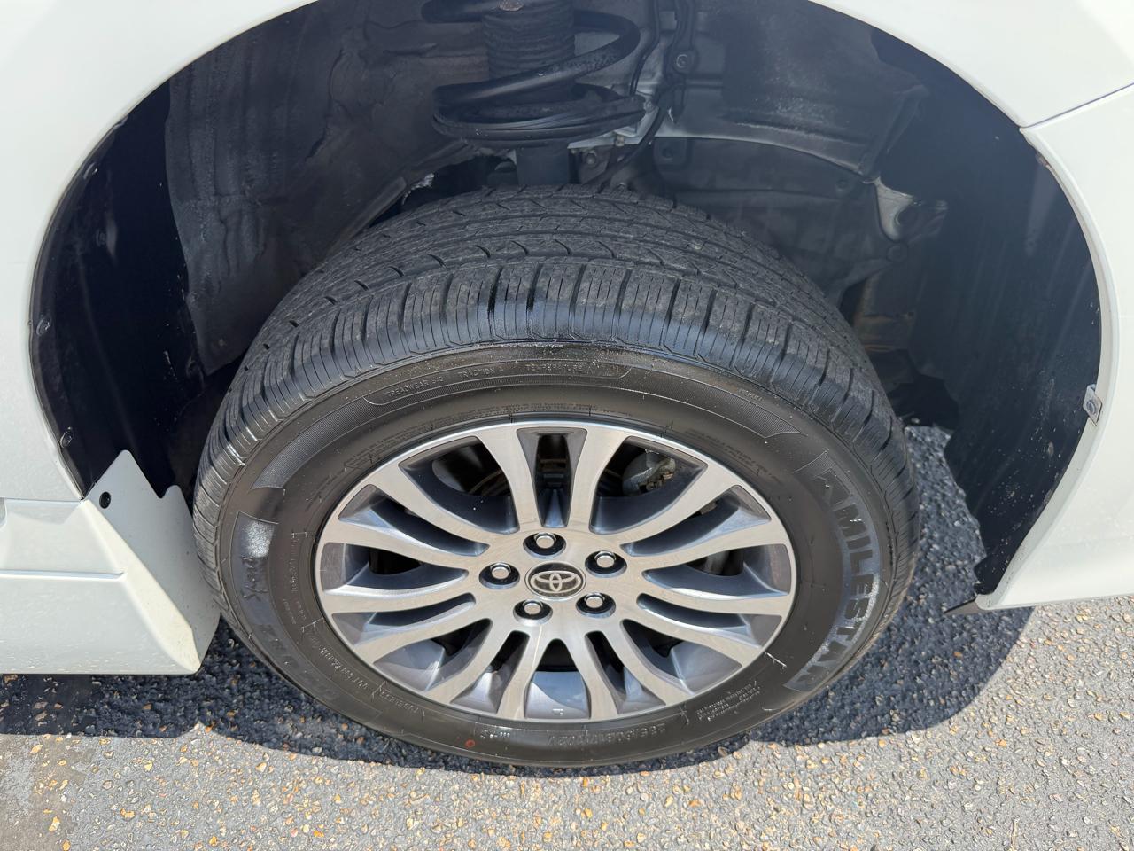 Toyota Sienna Limited Premium 7-Passenger 2020