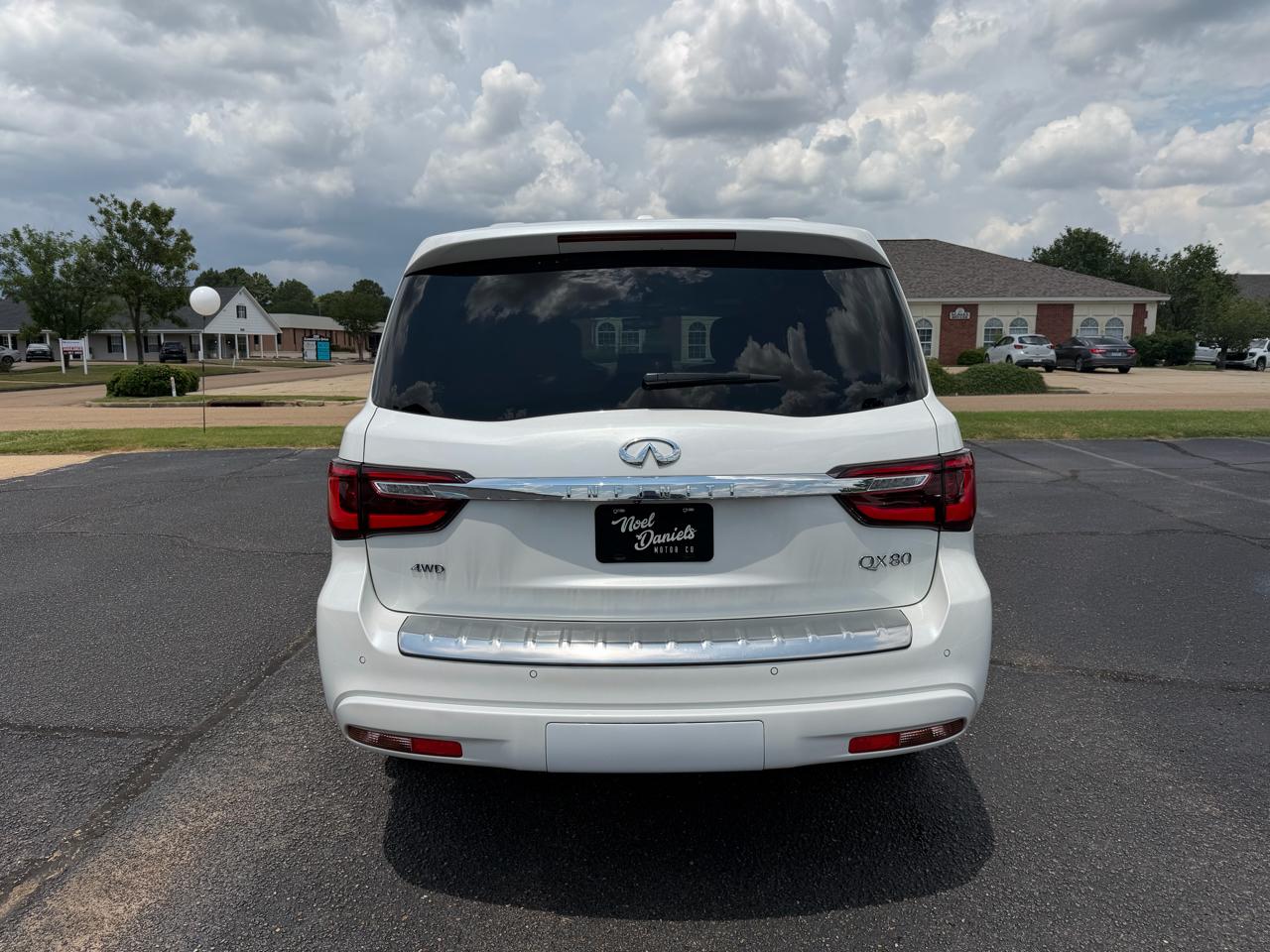 Infiniti QX80 Sensory 4WD 2024