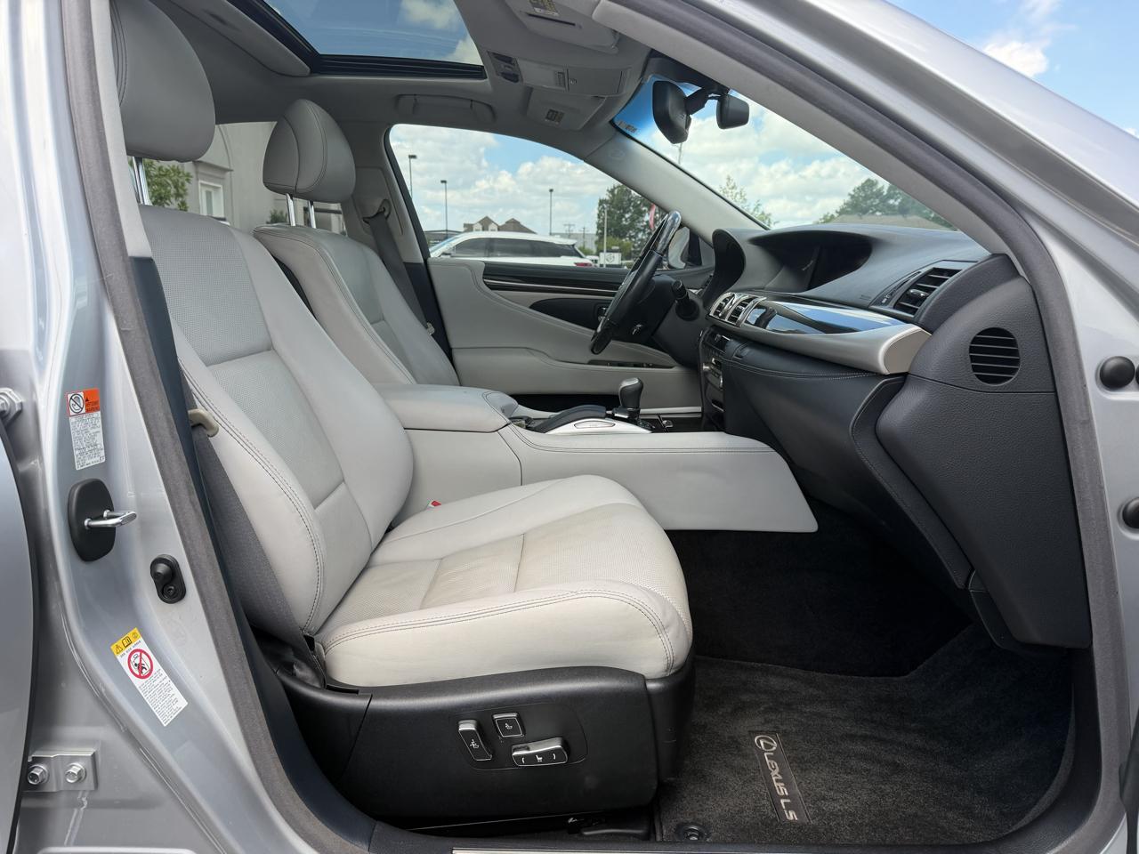 Lexus LS 460 RWD 2017