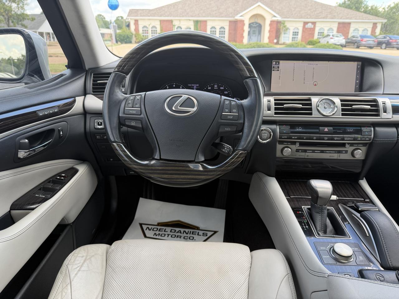 Lexus LS 460 RWD 2017