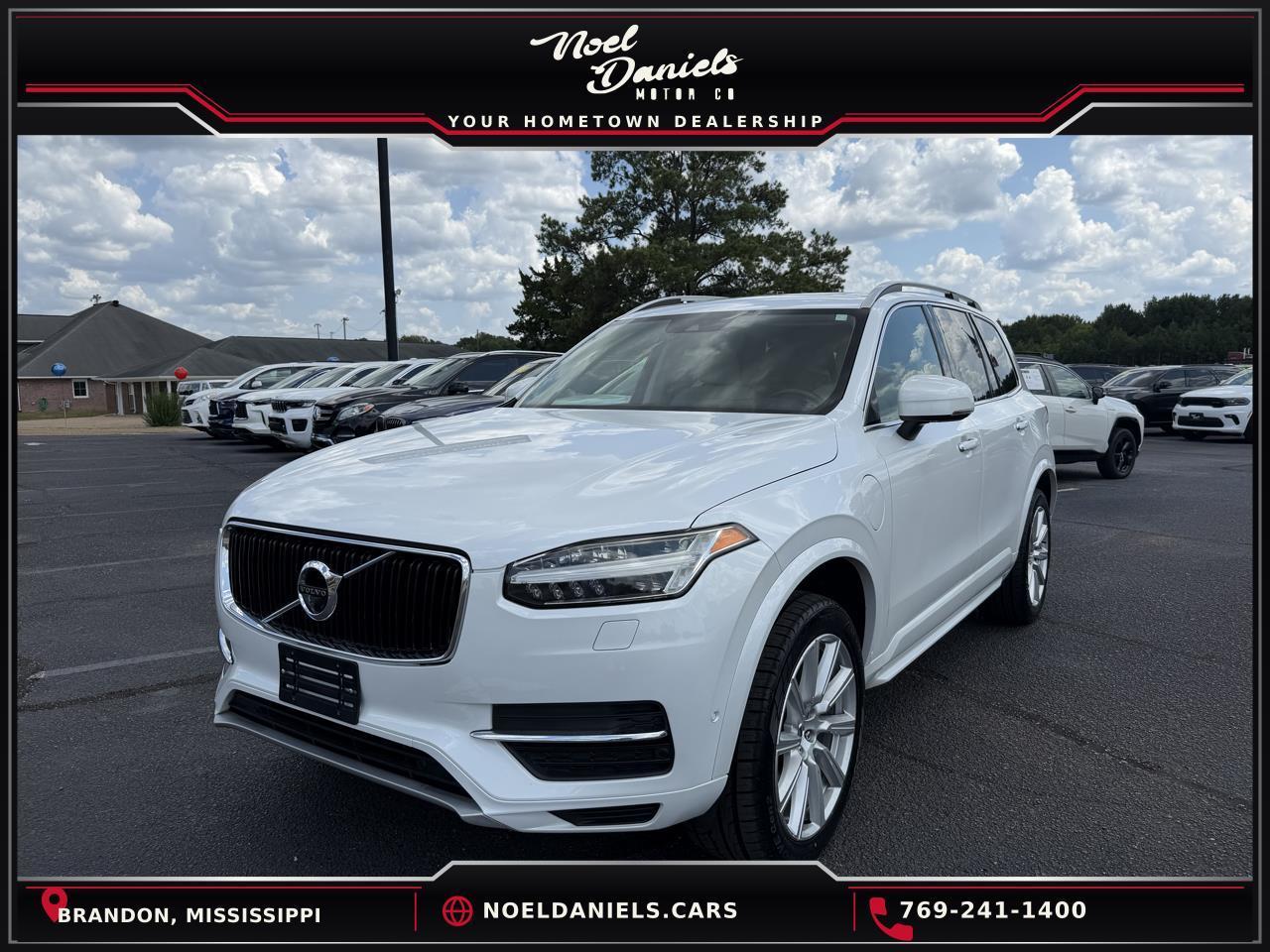 2016 Volvo XC90 T8 Momentum AWD