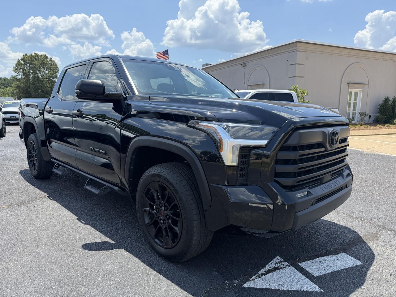 Toyota Tundra SR5 CrewMax 4WD 2023