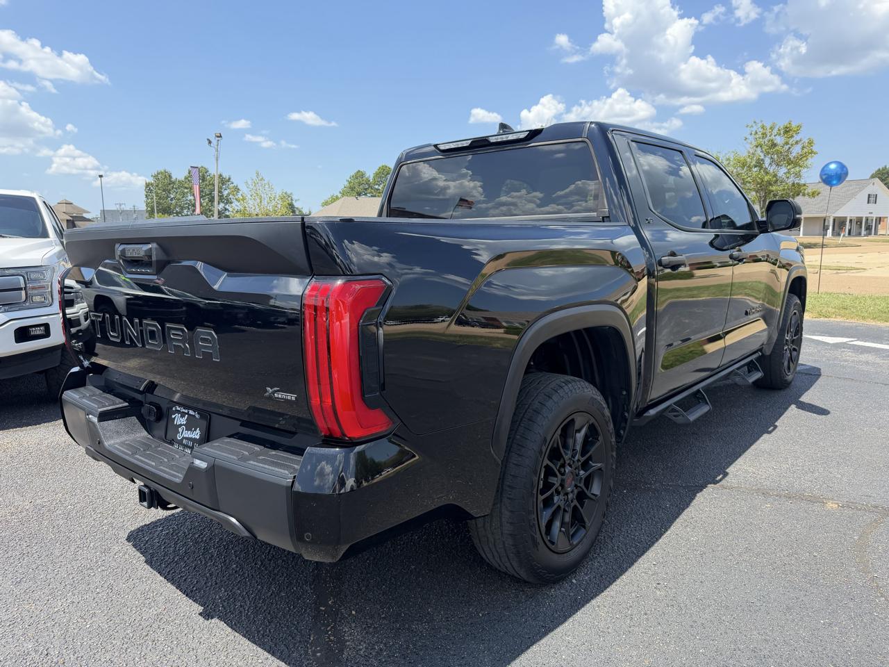 Toyota Tundra SR5 CrewMax 4WD 2023