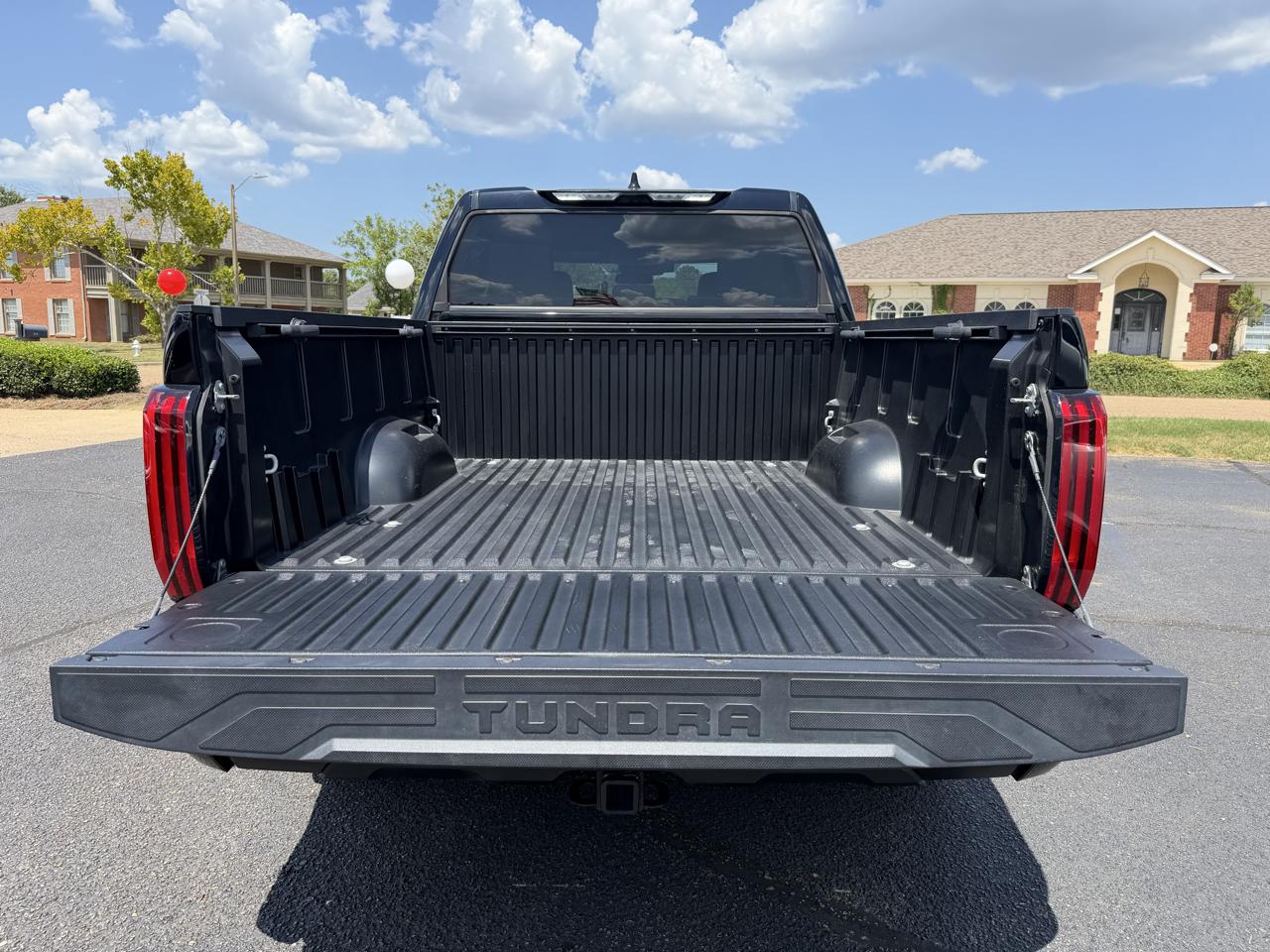 Toyota Tundra SR5 CrewMax 4WD 2023