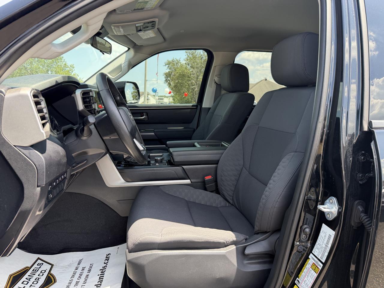 Toyota Tundra SR5 CrewMax 4WD 2023