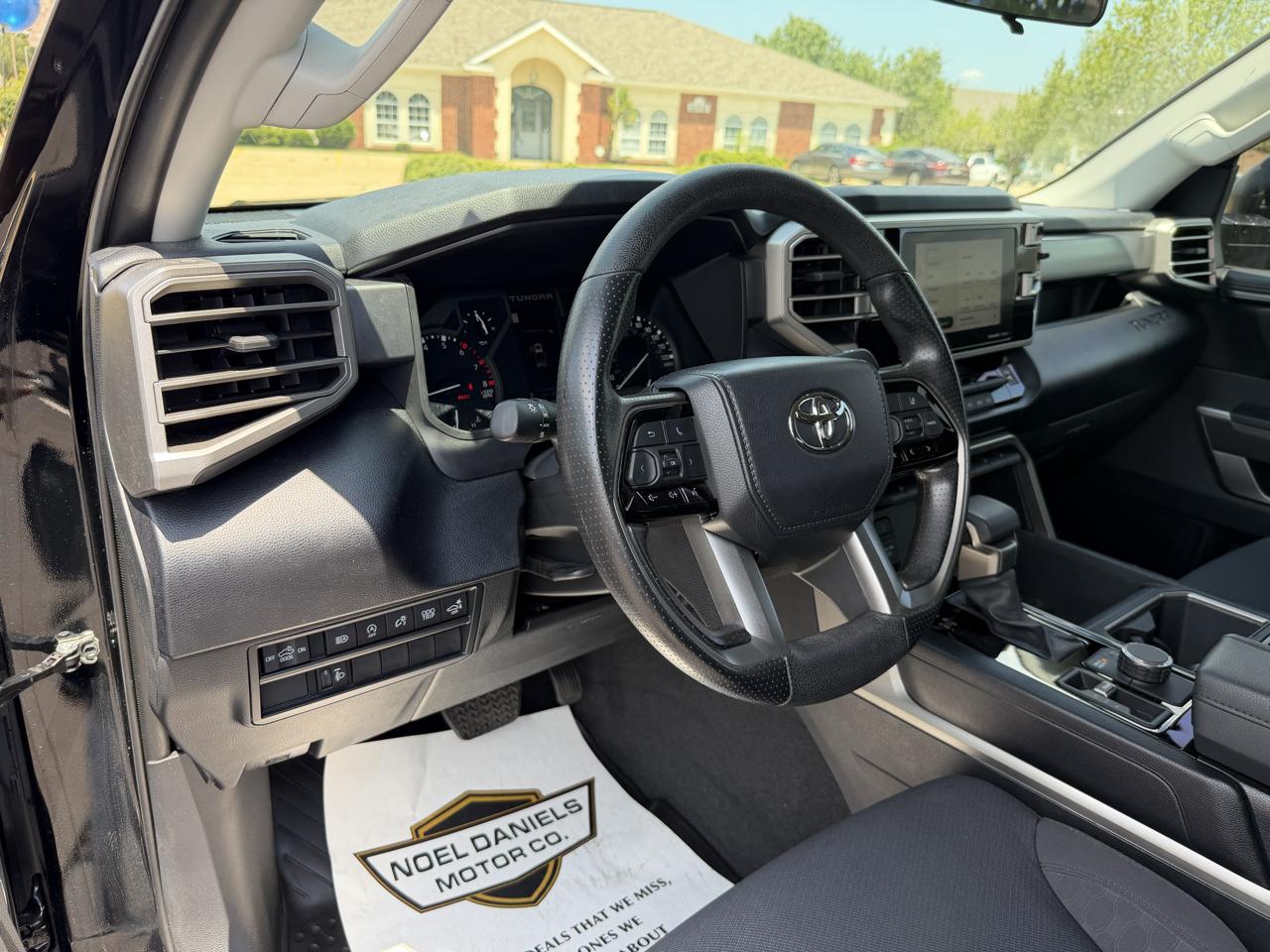 Toyota Tundra SR5 CrewMax 4WD 2023