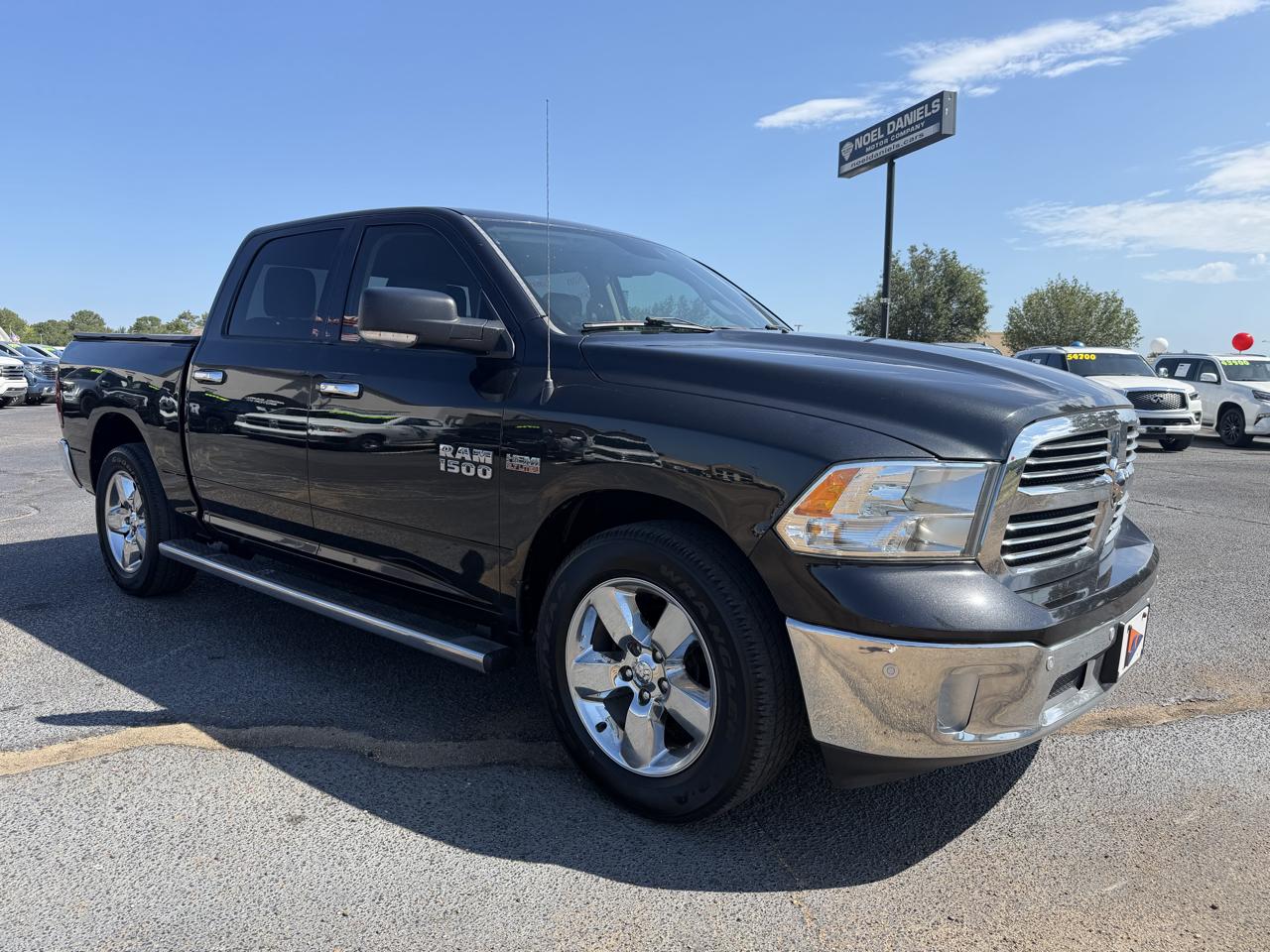 RAM 1500 SLT Crew Cab SWB 2WD 2016