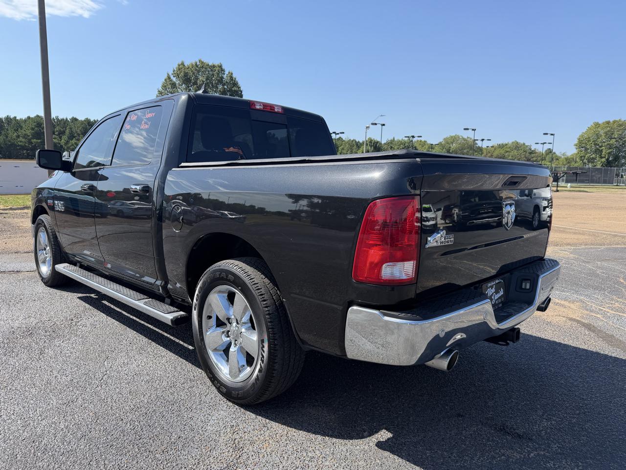 RAM 1500 SLT Crew Cab SWB 2WD 2016