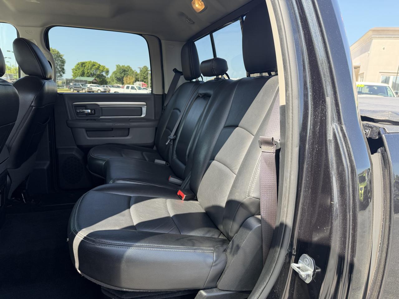 RAM 1500 SLT Crew Cab SWB 2WD 2016
