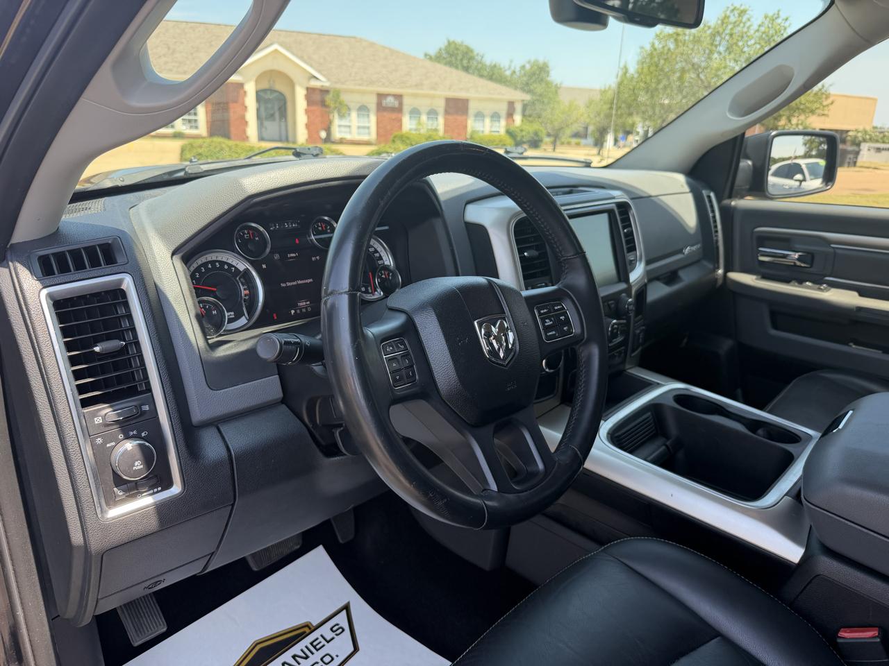 RAM 1500 Big Horn Crew Cab SWB 2WD 2016