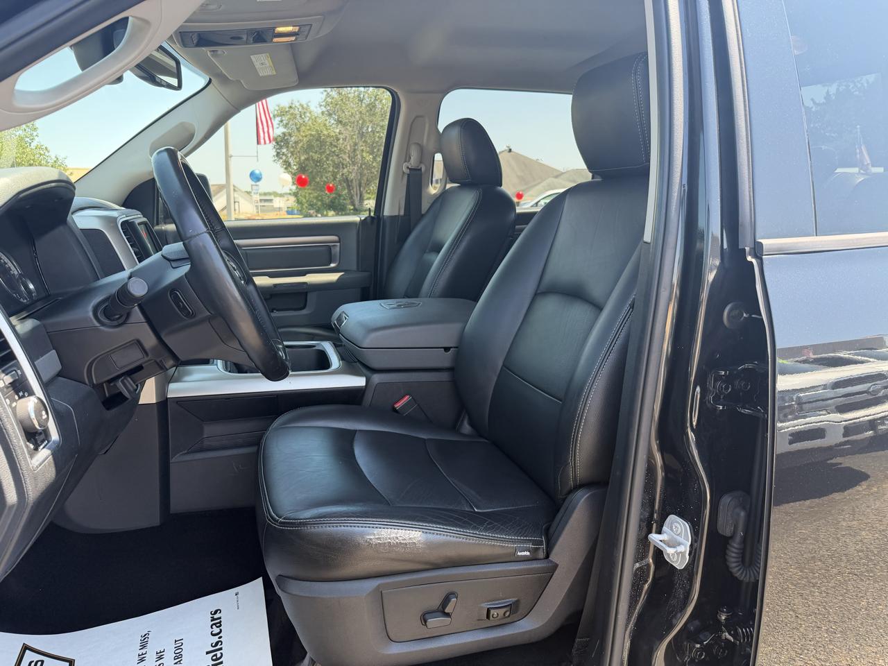 RAM 1500 Big Horn Crew Cab SWB 2WD 2016