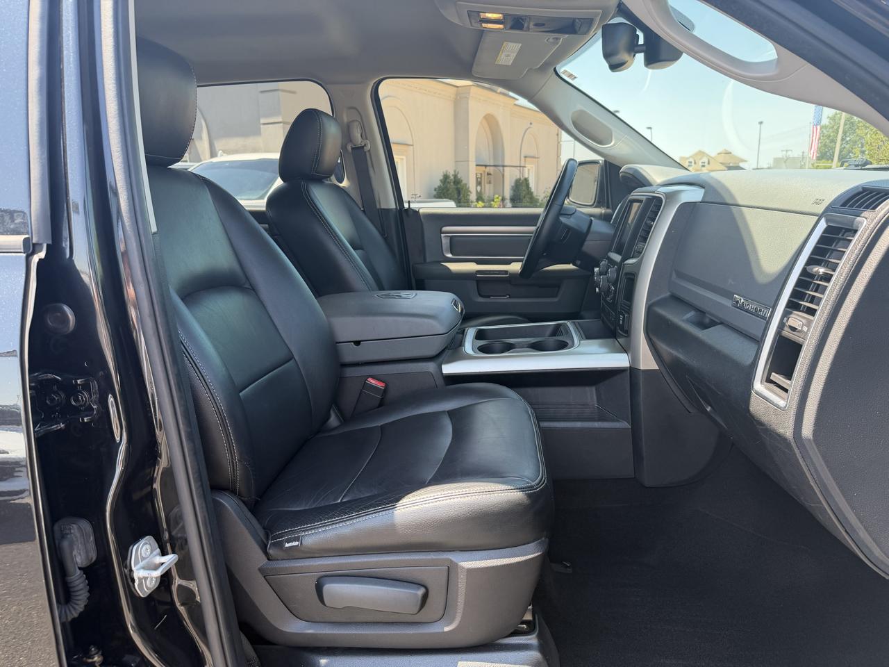 RAM 1500 Big Horn Crew Cab SWB 2WD 2016