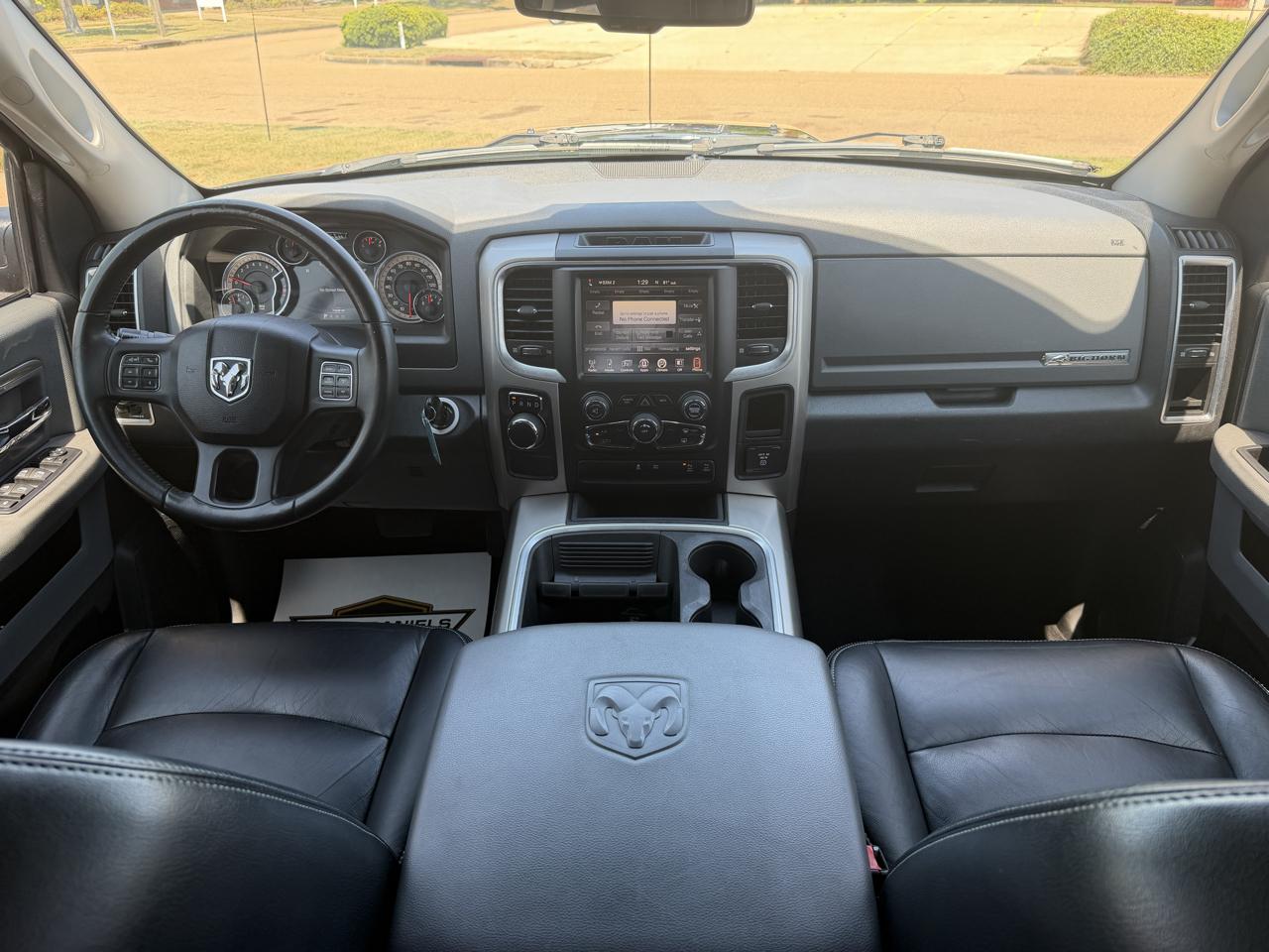RAM 1500 Big Horn Crew Cab SWB 2WD 2016