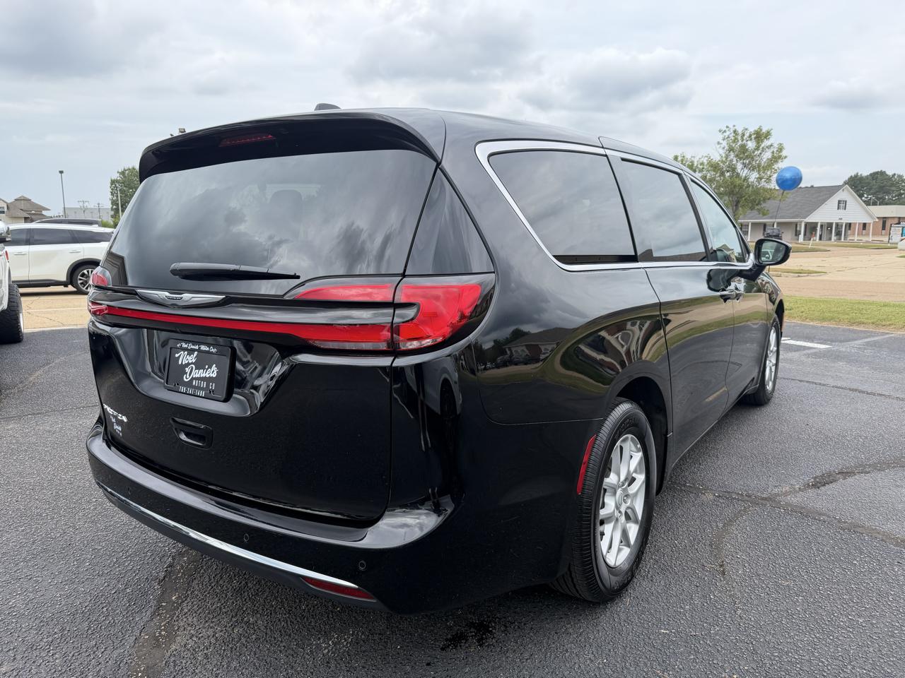 Chrysler Pacifica Select 2025