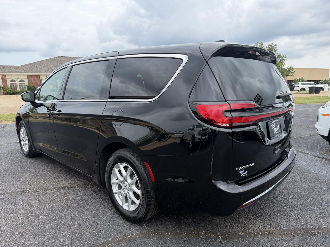 Chrysler Pacifica Select 2025