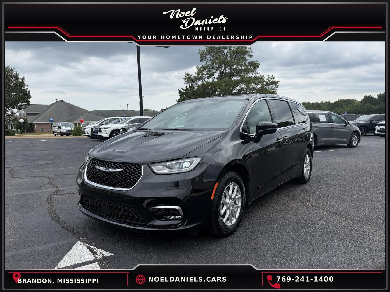 Chrysler Pacifica Select 2025