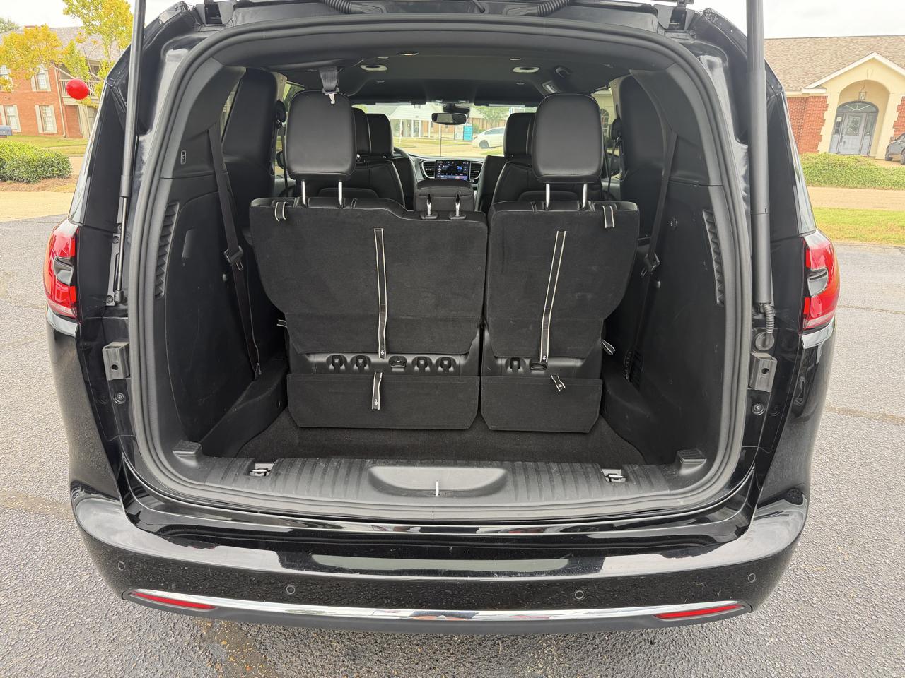 Chrysler Pacifica Select 2025