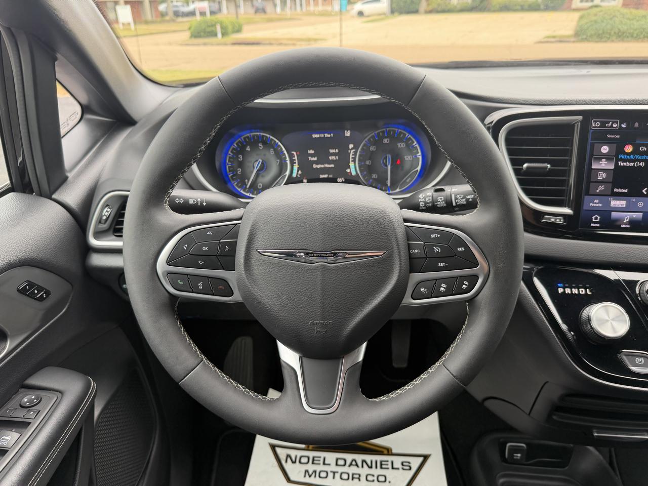 Chrysler Pacifica Select 2025