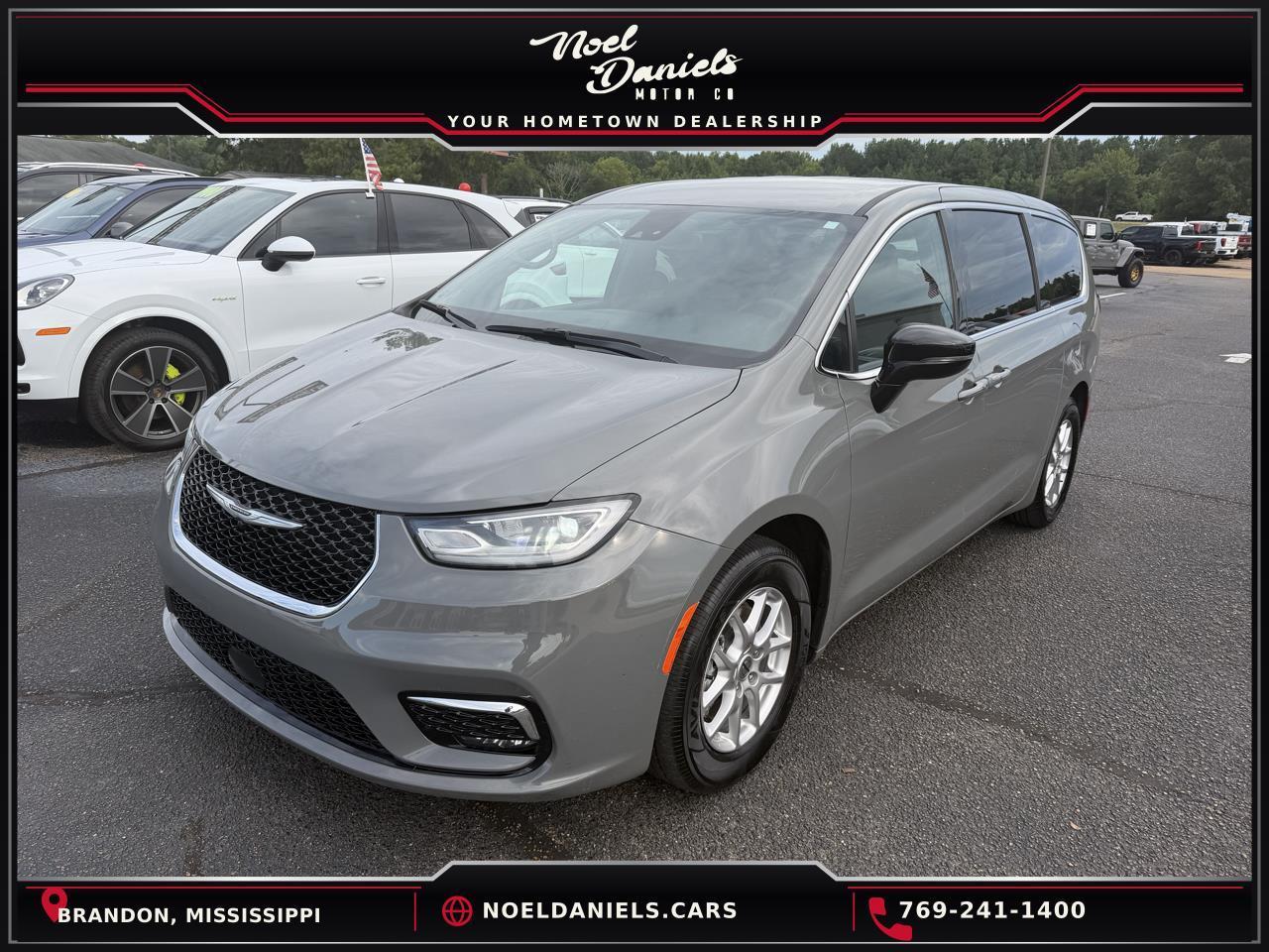 Chrysler Pacifica Select 2025