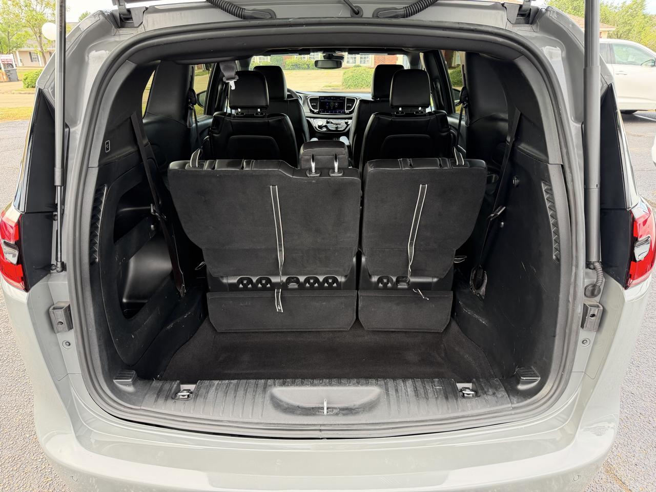 Chrysler Pacifica Select 2025