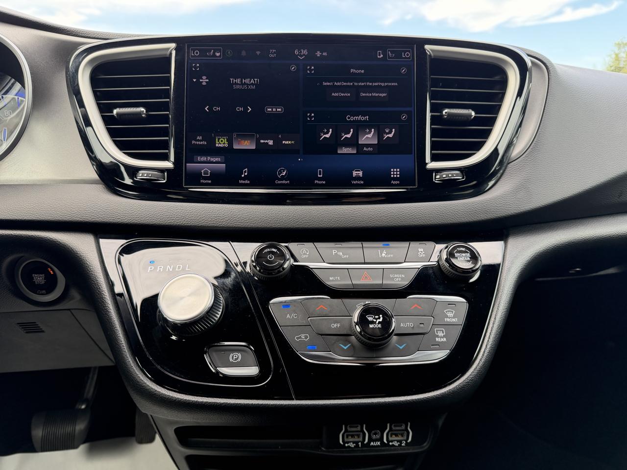 Chrysler Pacifica Select 2025
