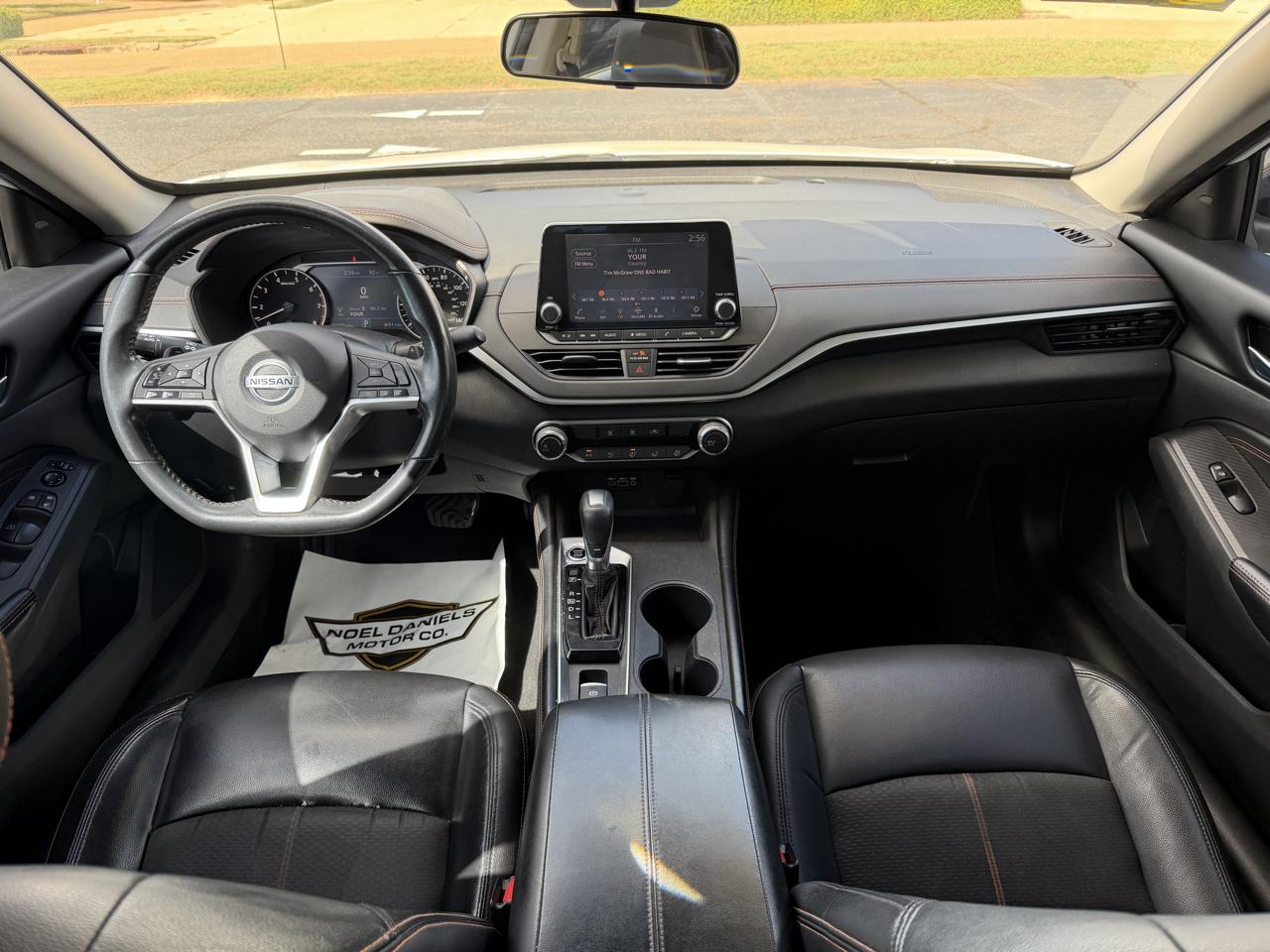 Nissan Altima  2022