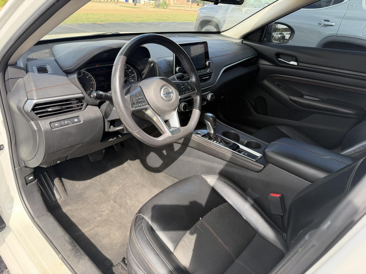Nissan Altima  2022