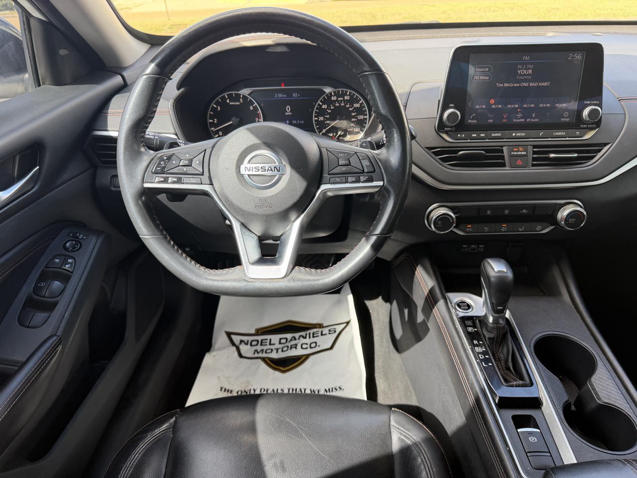 Nissan Altima  2022