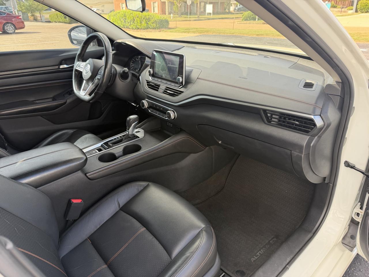 Nissan Altima  2022