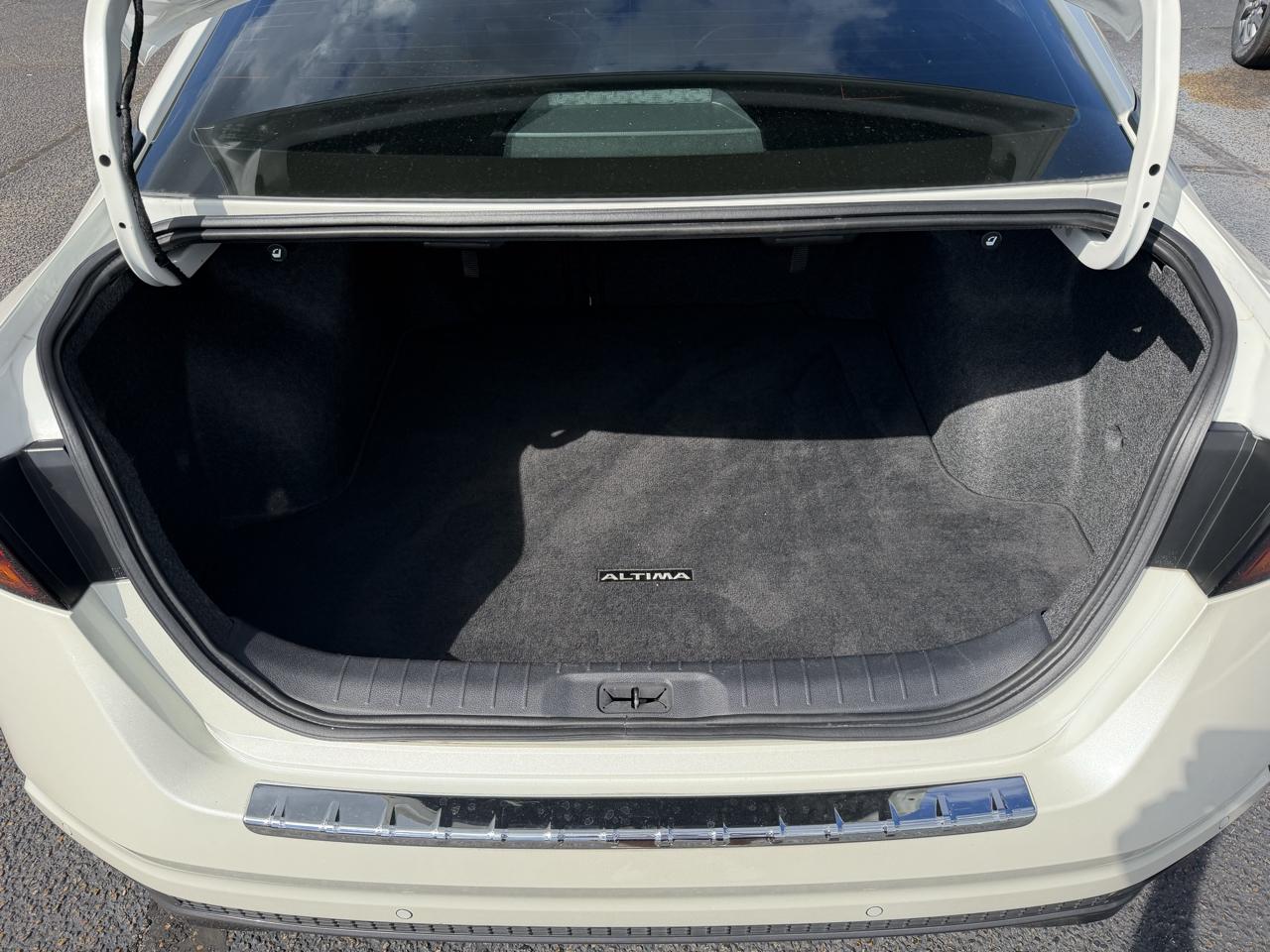 Nissan Altima  2022