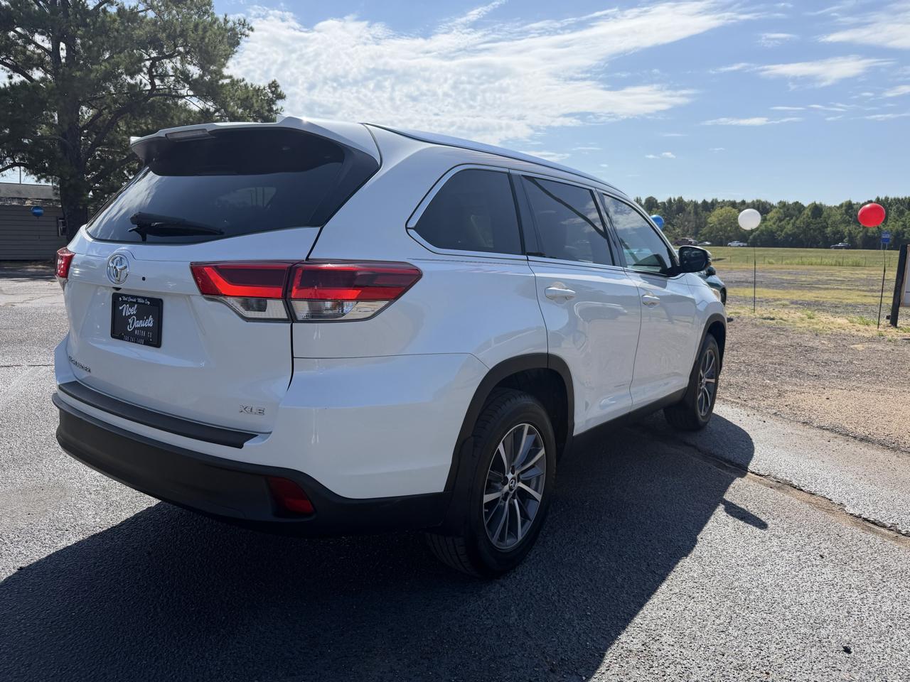 Toyota Highlander XLE FWD V6 2019