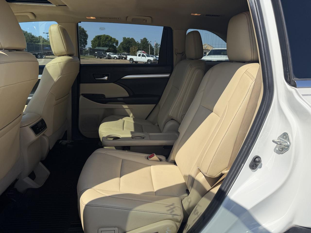Toyota Highlander XLE FWD V6 2019