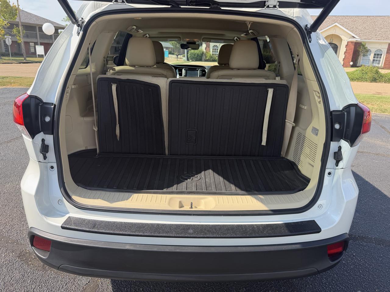 Toyota Highlander XLE FWD V6 2019