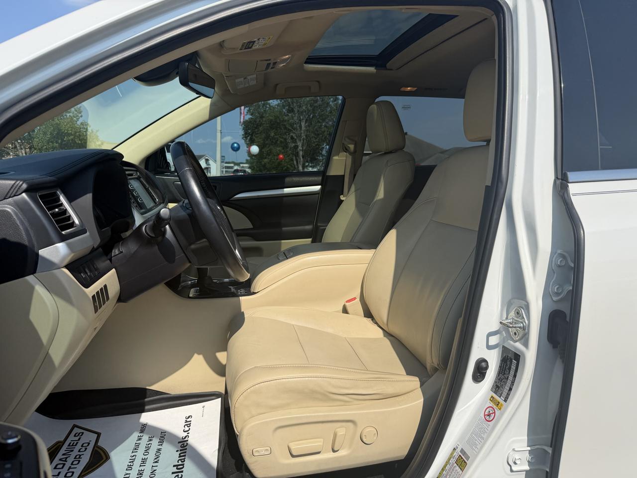 Toyota Highlander XLE FWD V6 2019